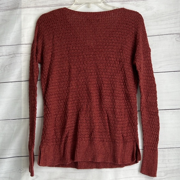 American Eagle Outfitters V-Neck Rust Knit Sweater - SZ: XS - Picture 2 of 7